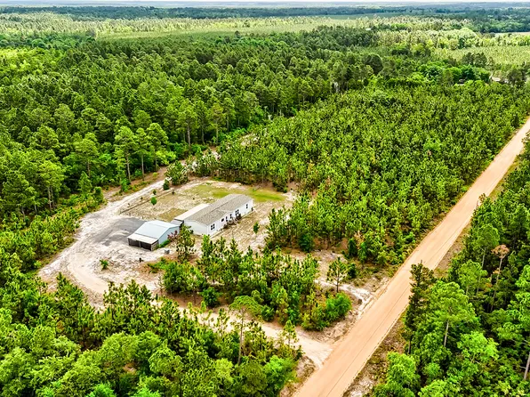 800 Wagontong Rd, Wagener, SC 29164