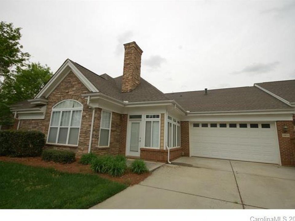 1st image of 10871 Casetta Dr