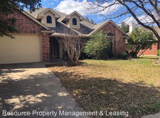 1703 Ross Dr, Midlothian, TX 76065