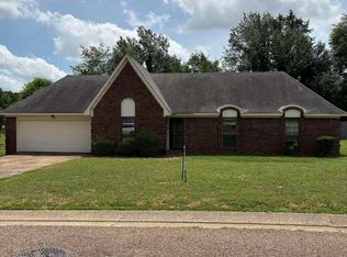 6769 Shoreline Cir, Memphis, TN 38141