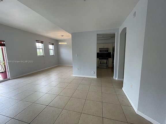 3rd image of 10902 NW 83rd St APT 215