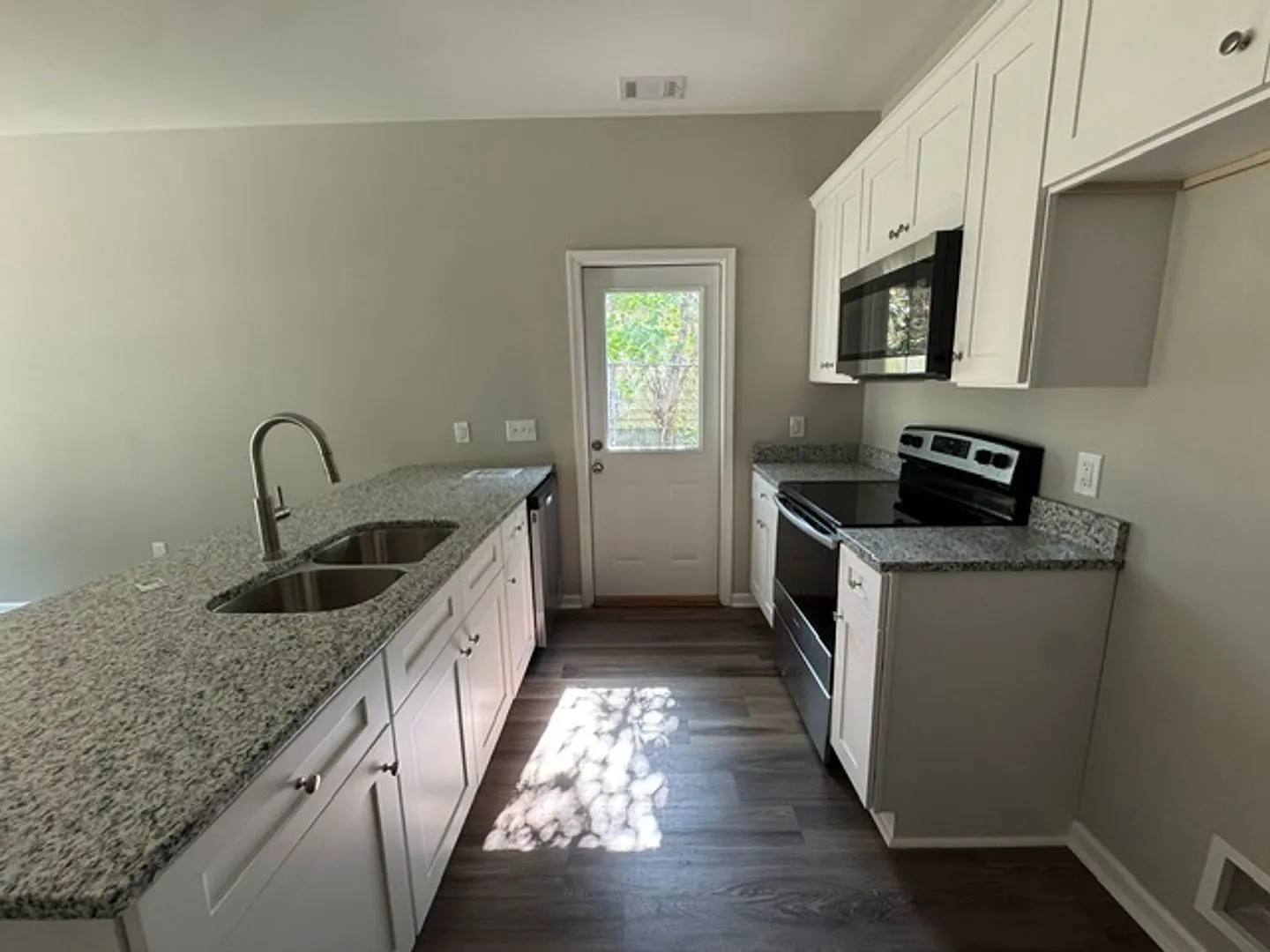 228 East Render Street — Photo 3