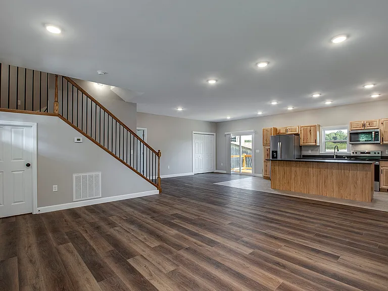 217 Kenneth St — Photo 20