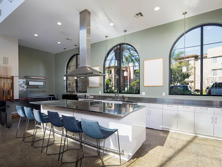 Clubroom featuring a full chefs kitchen.