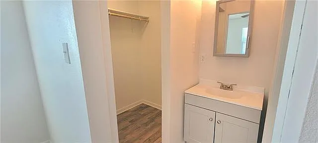 8009 Karen St — Photo 9