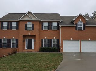 2925 Oakwood Hills Ln, Knoxville, TN 37931