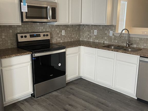 5th image of 1640 Flagstone Ln