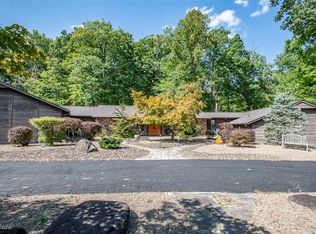 11654 The Blfs, Strongsville, OH 44136