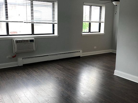 2nd image of 5544 N Kenmore Ave #401