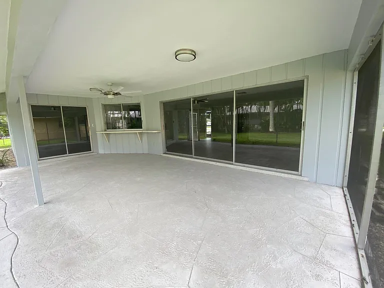 5097 Greenbriar Dr — Photo 25