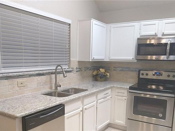 4th image of 1001 Sylvan Creek Dr