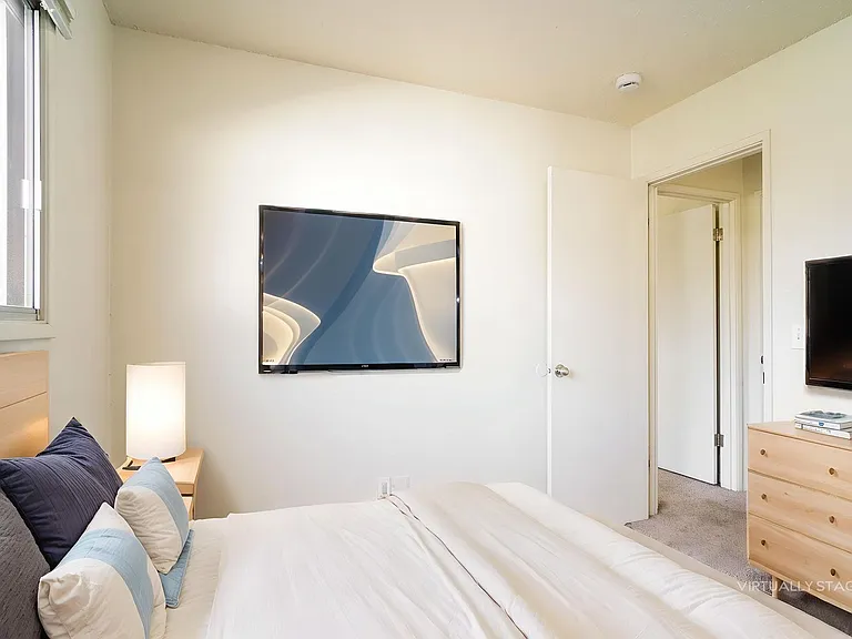 Laurelwood — Photo 10