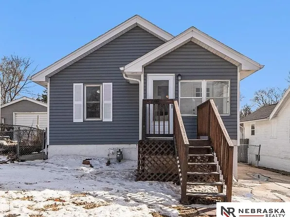 6765 Pratt St, Omaha, NE 68104