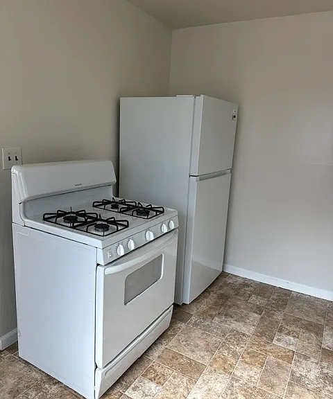 1437 Ward St #C — Photo 6