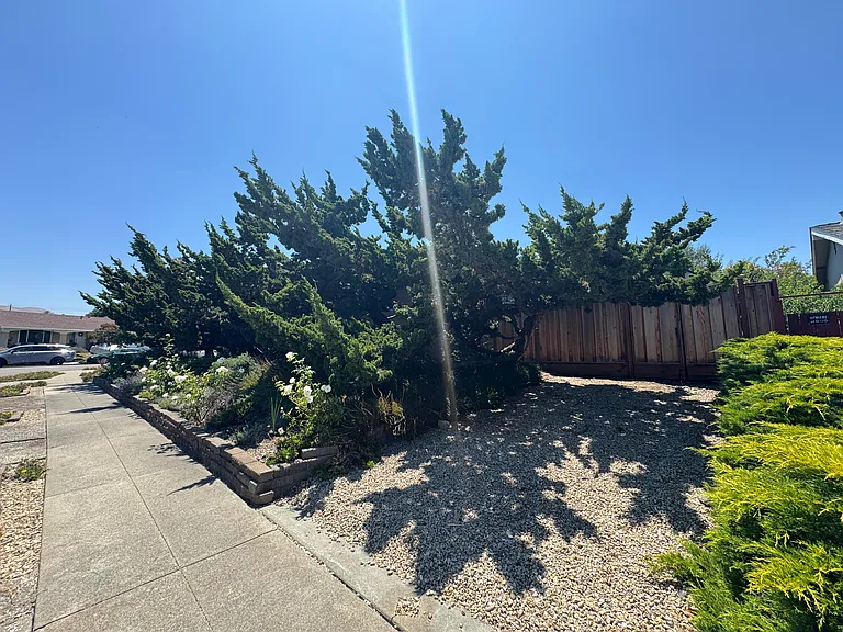 1915 Camargo Dr — Photo 14