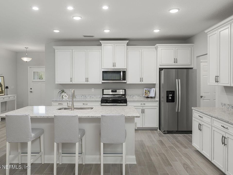 1st image of 592 CHANDLER Drive