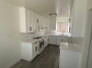 18375-1 Collins St #112, Tarzana, CA 91356