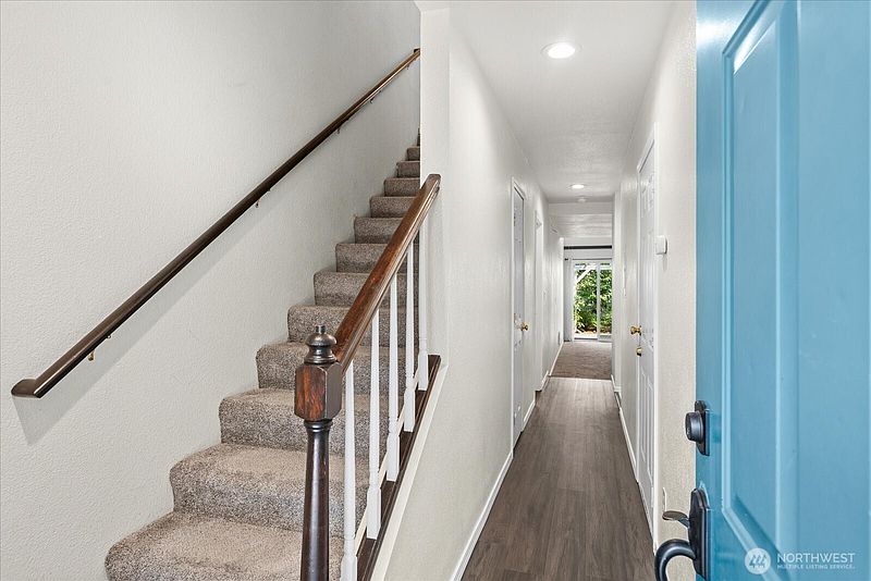 3rd image of 826 Pike Street NE #C8