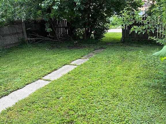 2nd image of 521 3rd Ave S