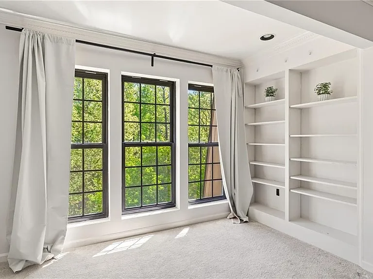 24307 Plantation Dr NE — Photo 14