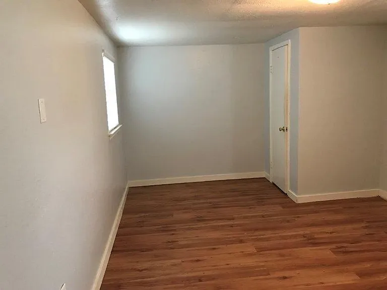 1026 Ellingson Ln — Photo 7