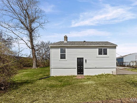 3rd image of 4132 Pontoon Rd