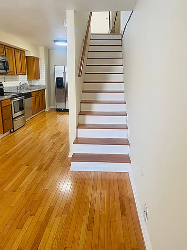 121 Bloomsberry St Photo 1