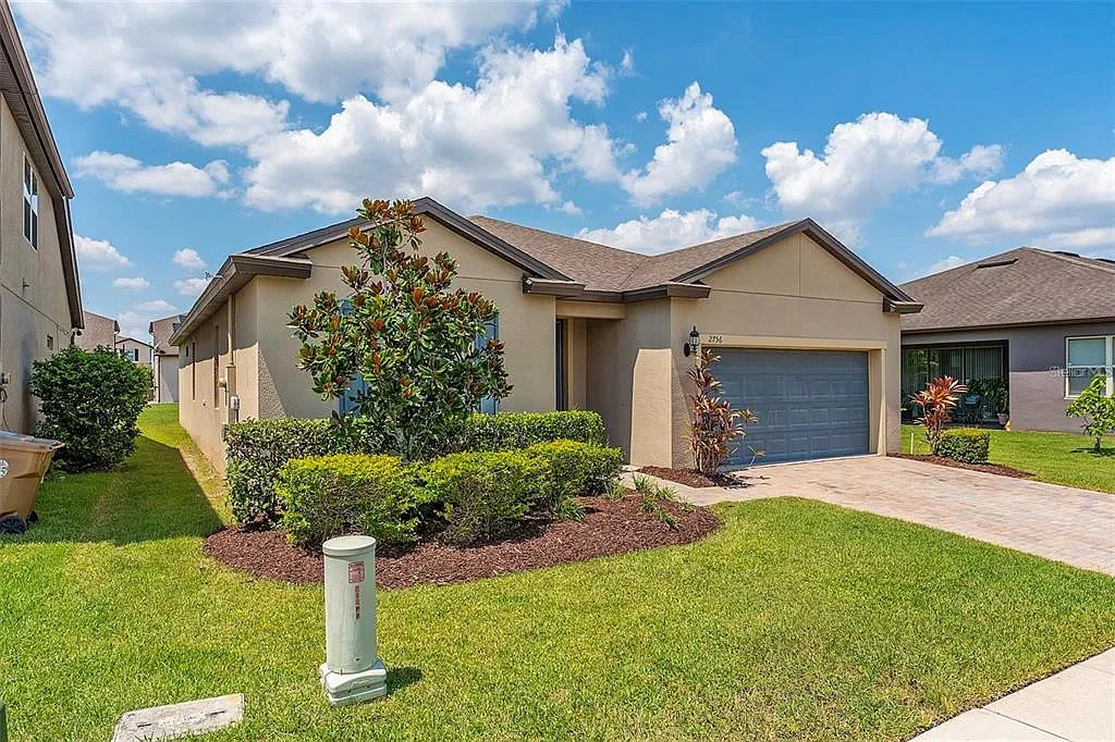 4 bed, 2.0 bath, 2144 sqft, $2,650 — Photo 2