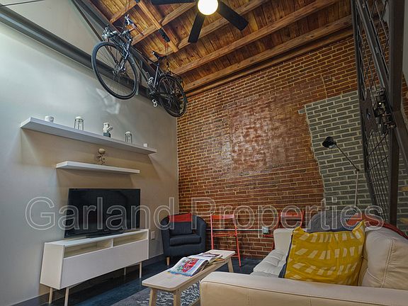 5th image of 631 Campbell Ave SW APT 208