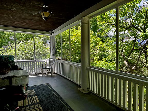 3rd image of 13 Garden St