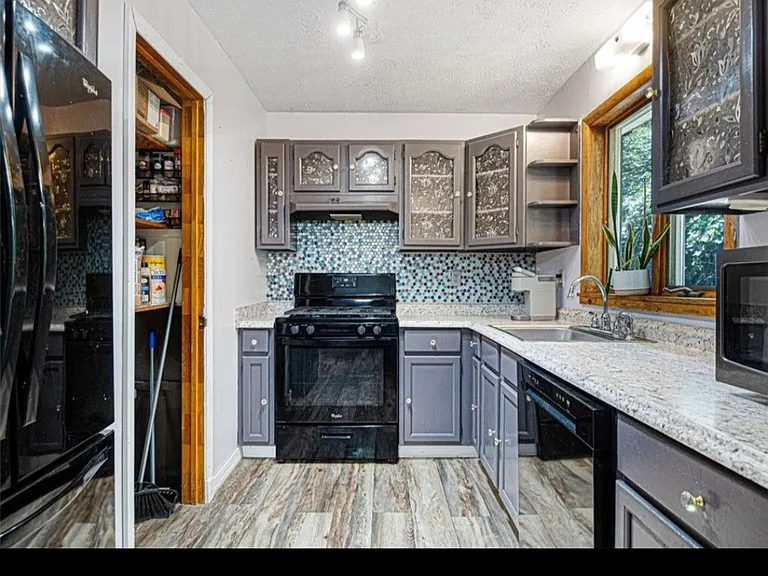 Walworth Marion Rd — Photo 1