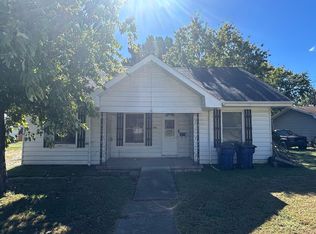 906 E Summers St, West Frankfort, IL 62896
