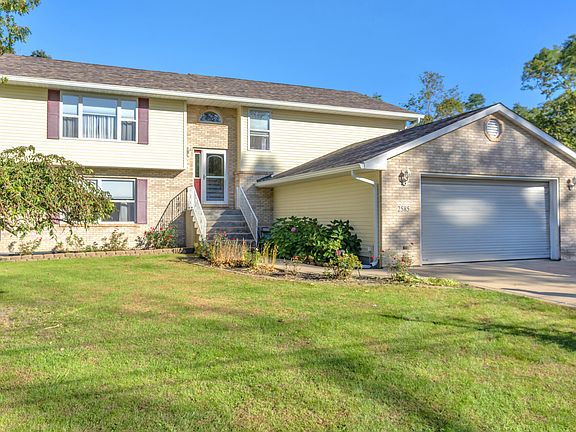 3rd image of 2585 Blake Rd