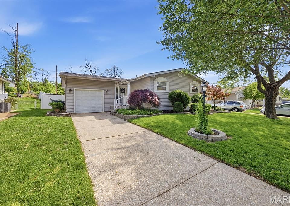 1st image of 509 Aqua Ridge Dr