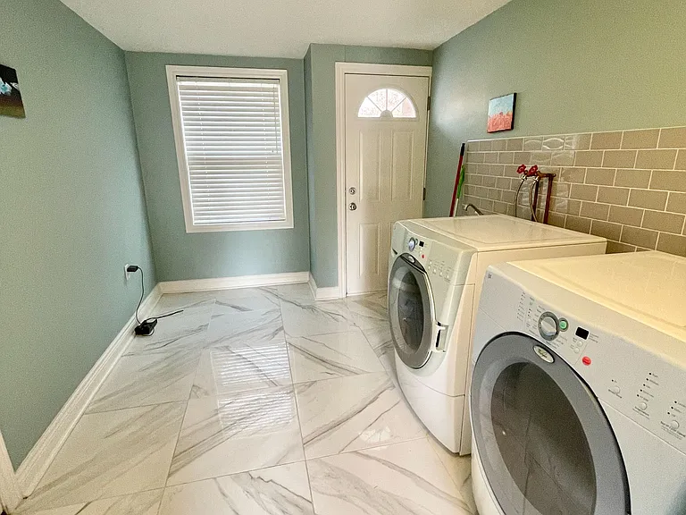 5594 Woodland Blvd — Photo 9