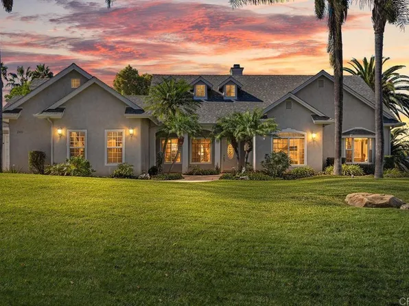 2511 Entrada Ave, Vista, CA 92084
