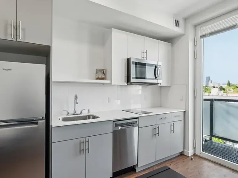 Madrone Passive House, Bright Homes in Walkable Central District Location with W/D in Unit and NE... — Photo 32