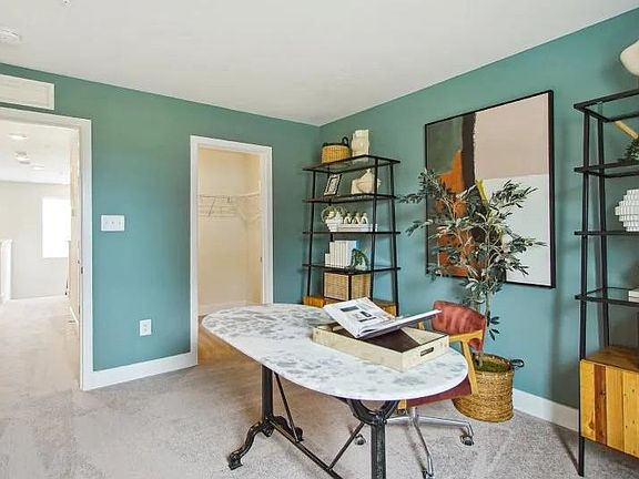 4th image of 10364 Yosemite St