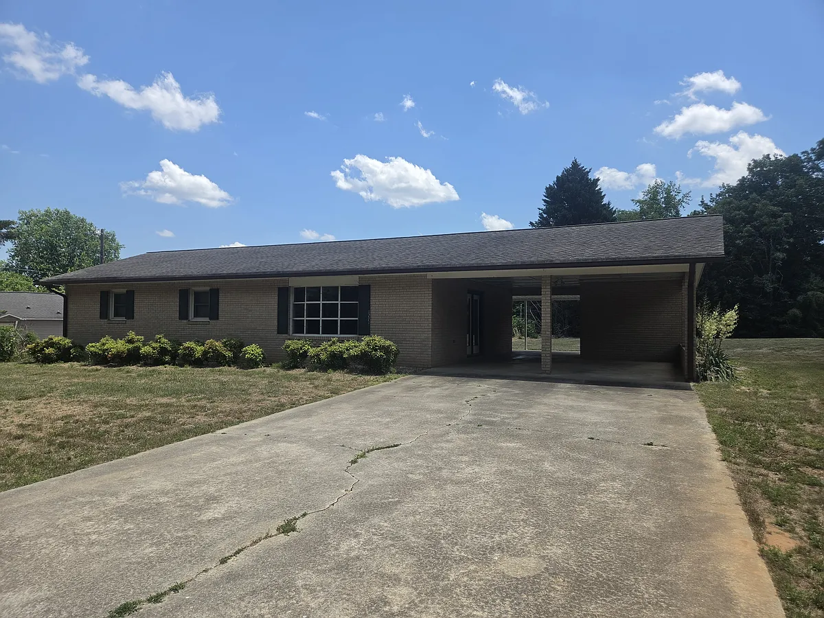 Building Photo - 1271 Cajah Mountain Rd