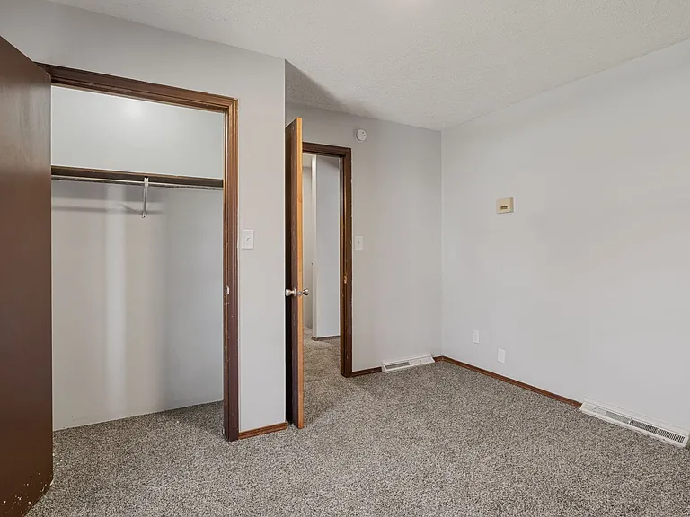 East Memorial Apartments — Photo 113