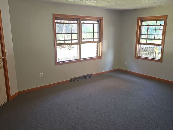 4th image of 90 Edwards St #90B
