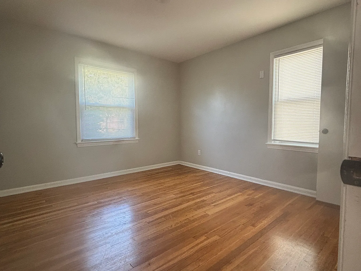 3 bed, 946 sqft, $2,125 — Photo 4