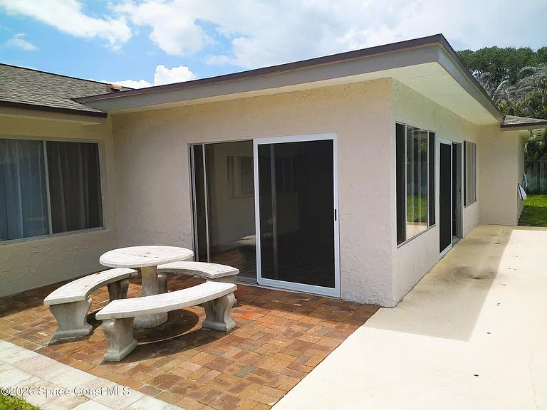 530 Rio Ln — Photo 26