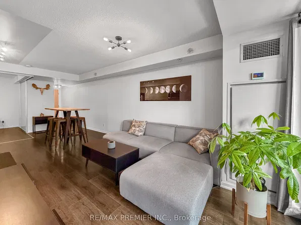 20 Joe Shuster Way, Toronto, ON
