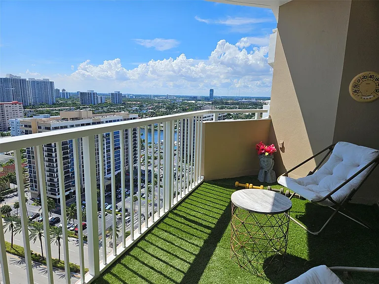 1980 S Ocean Dr #21L — Photo 5