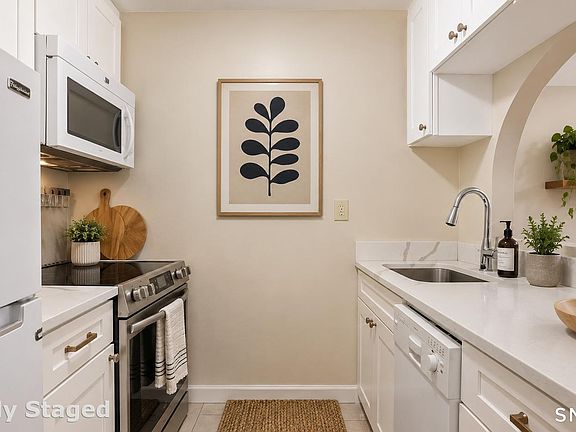 3rd image of 25 Ellsworth Street #6