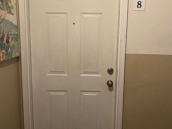2nd image of 2001 Rockford Ln APT 8