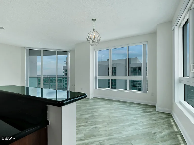 241 Riverside Dr #2509 — Photo 6