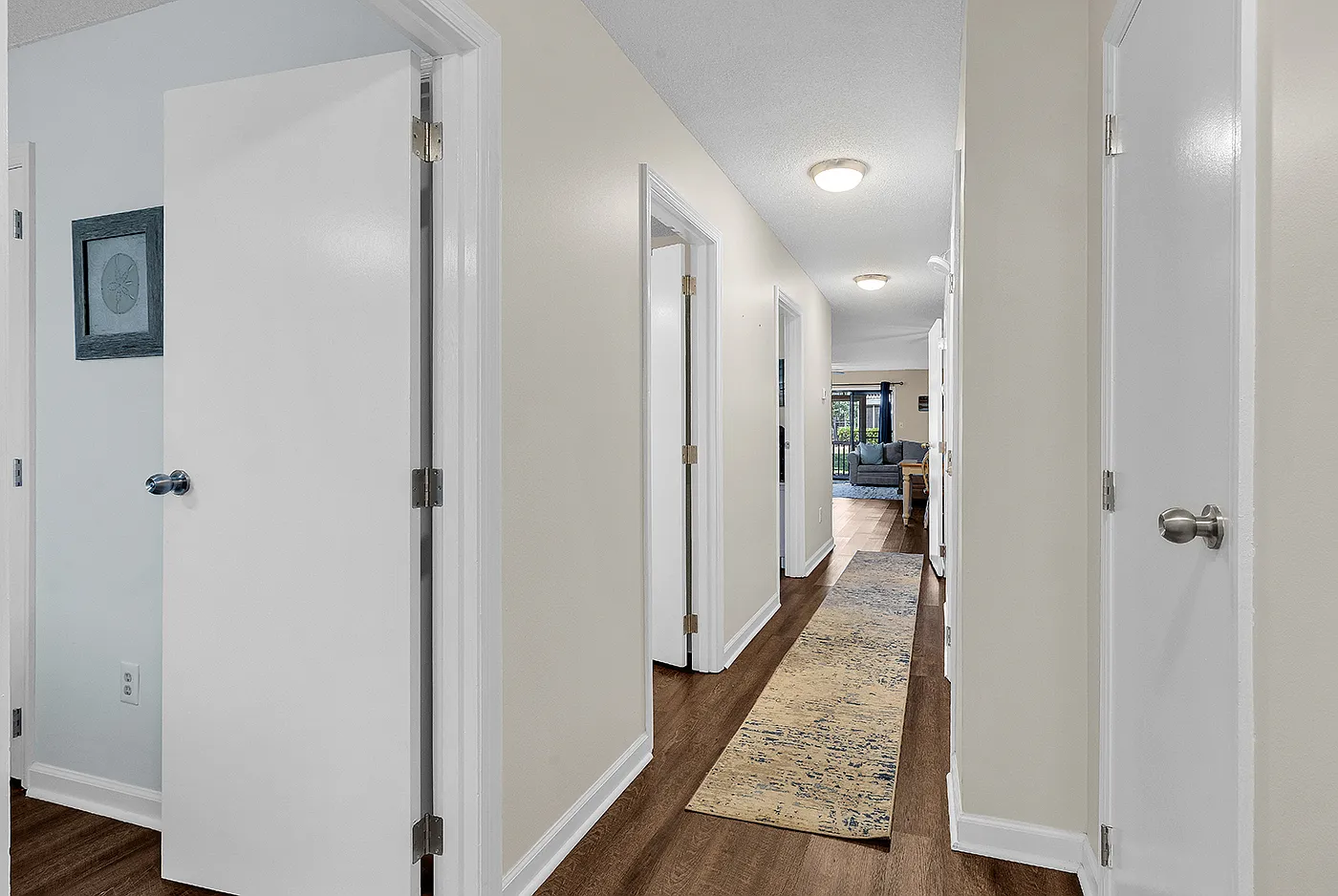 2 bed, 914 sqft, $2,000 — Photo 3