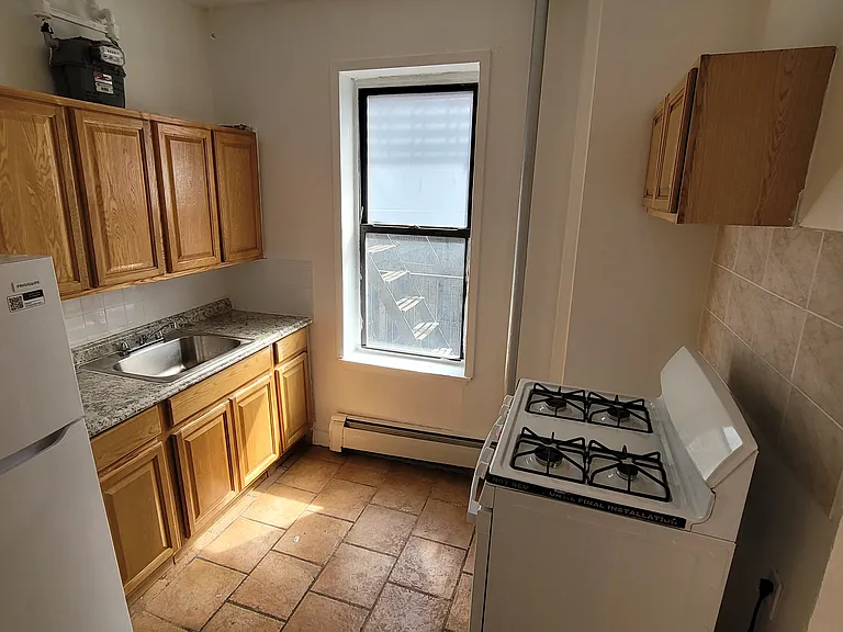 2295 Grand Concourse #F3 — Photo 6